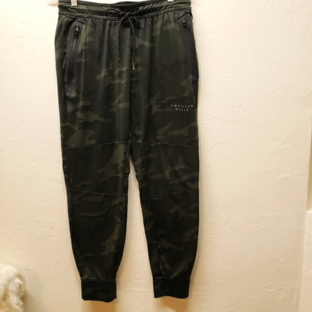American eagle outfitters camo joggers